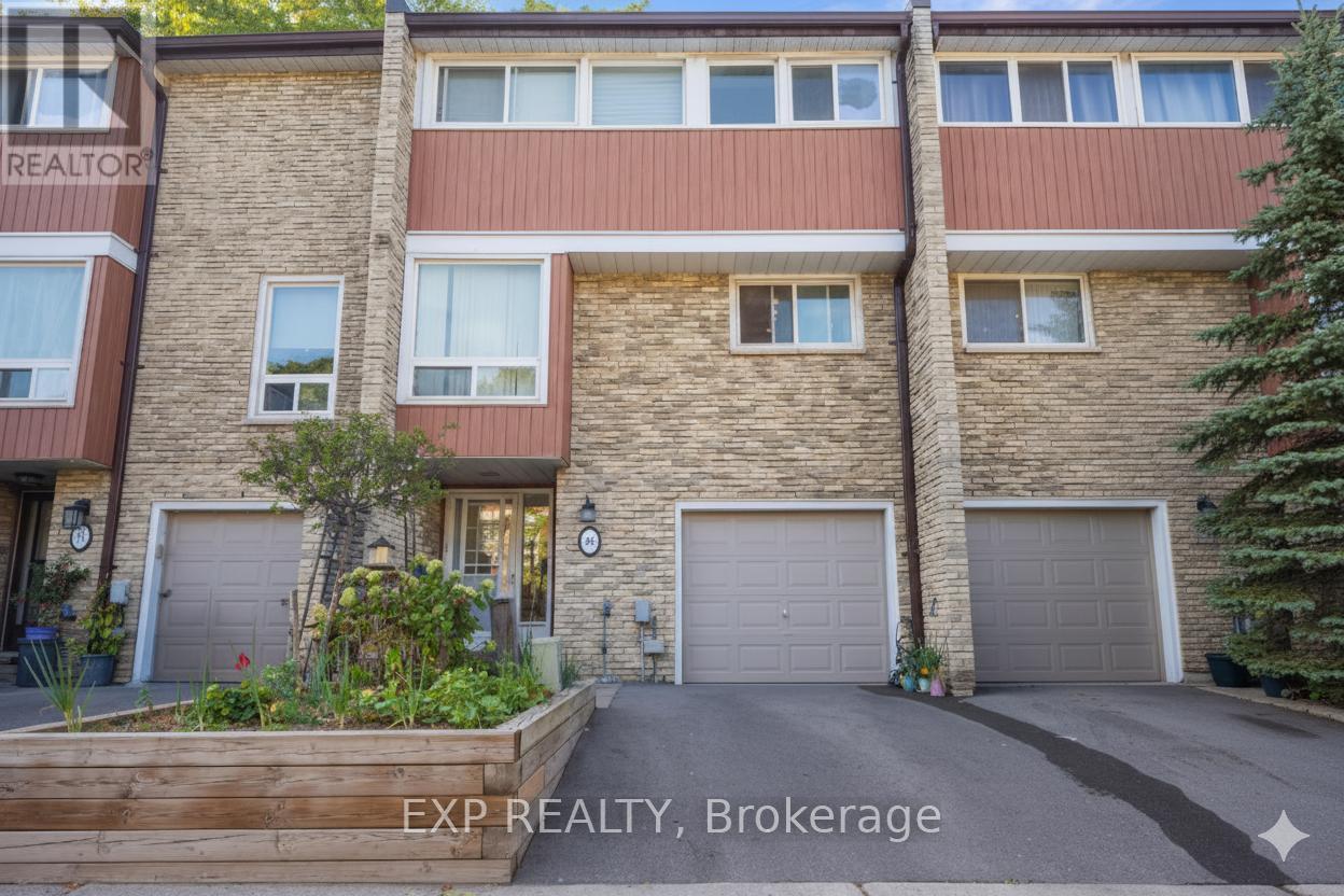 915 Inverhouse Dr, Mississauga, ON L5J 4B2