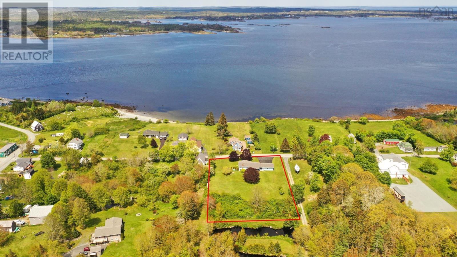 46 Long Cove Rd, Port Medway, NS B0J 2T0