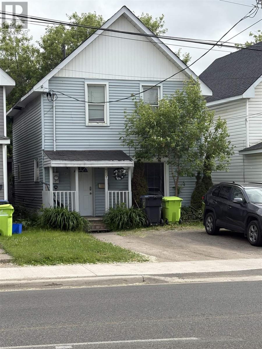 28 St Georges Ave E, Sault Ste. Marie, ON P6B 1W7