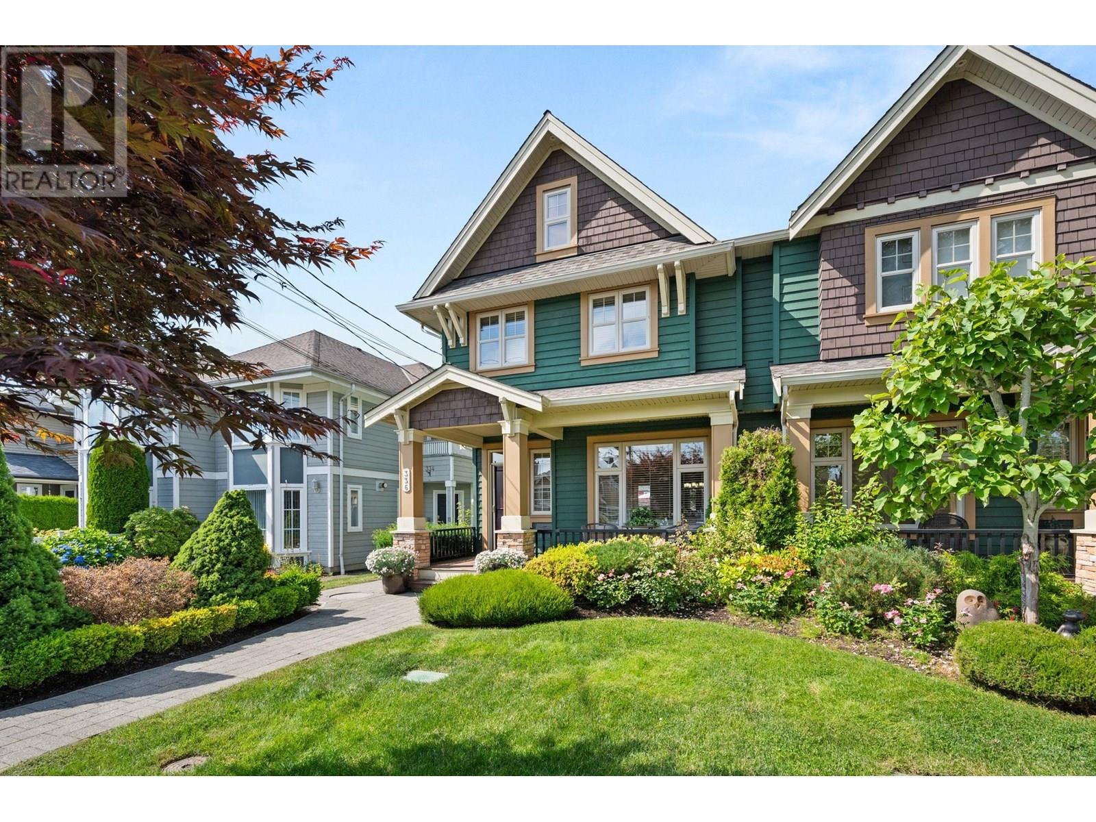336 E 12th St, North Vancouver, BC V7L 2J9