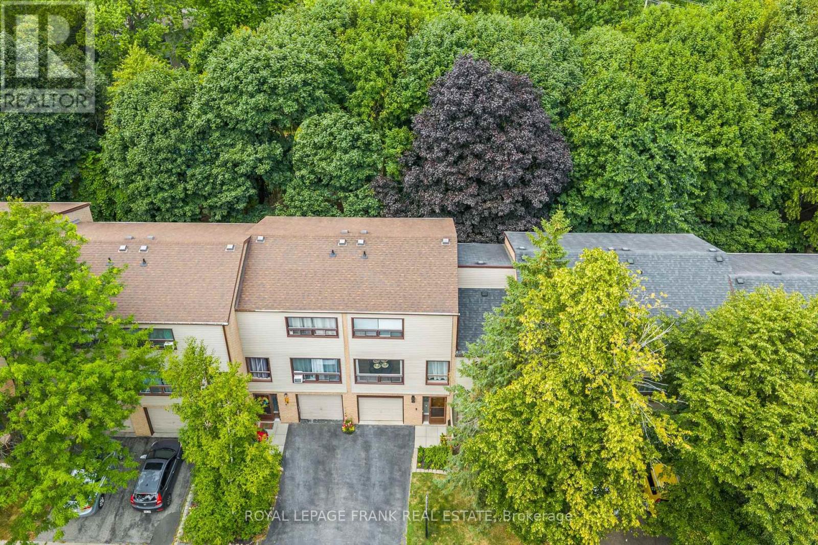 9 The Bridle Path, Clarington, ON L1C 3W1