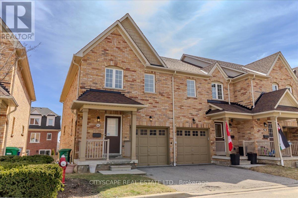 42 3950 Erin Centre Blvd, Mississauga, ON L5M 8B5