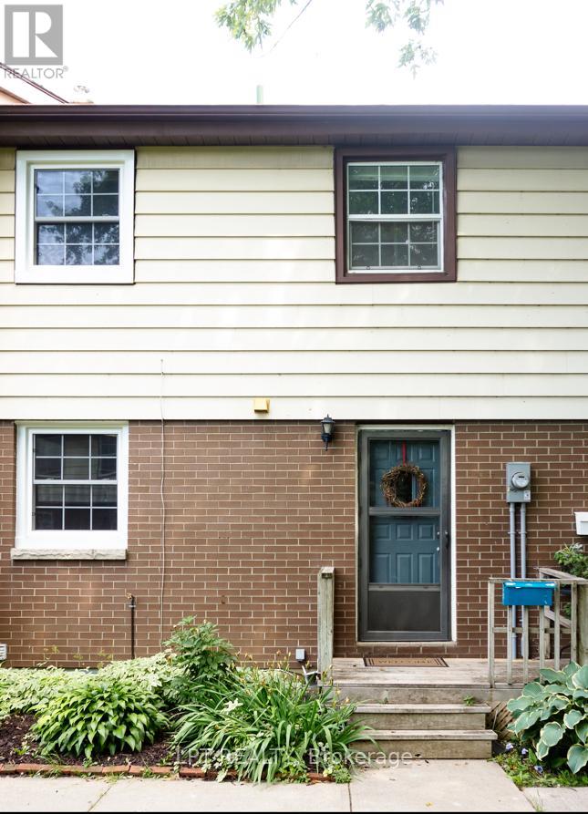 5 126 Notch Hill Rd, Kingston, ON K7M 2X1
