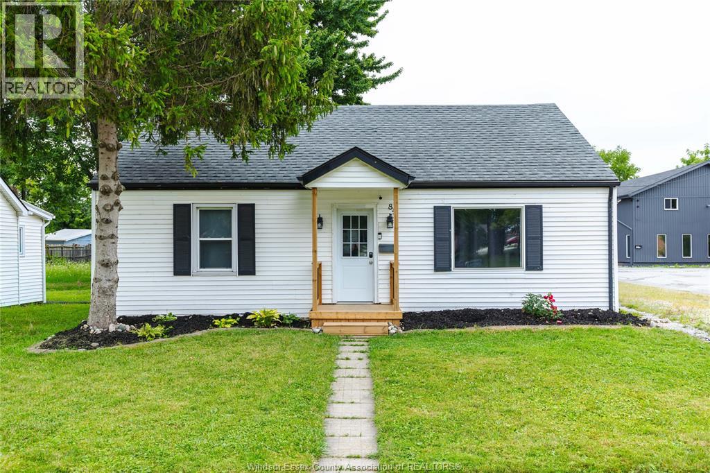 84 Cameron, Essex, ON N8M 2L5