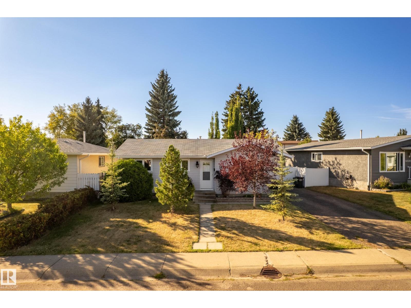 21 St Nw Unit 14524, Edmonton, AB T5Y 1T8