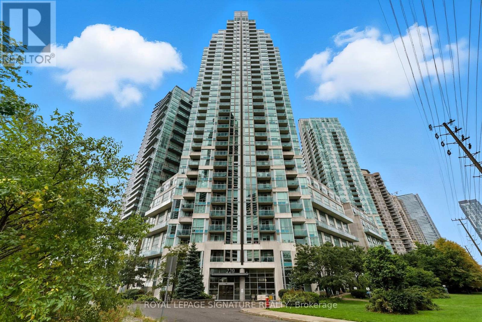 2702 220 Burnhamthorpe Rd W, Mississauga, ON L5B 4N4