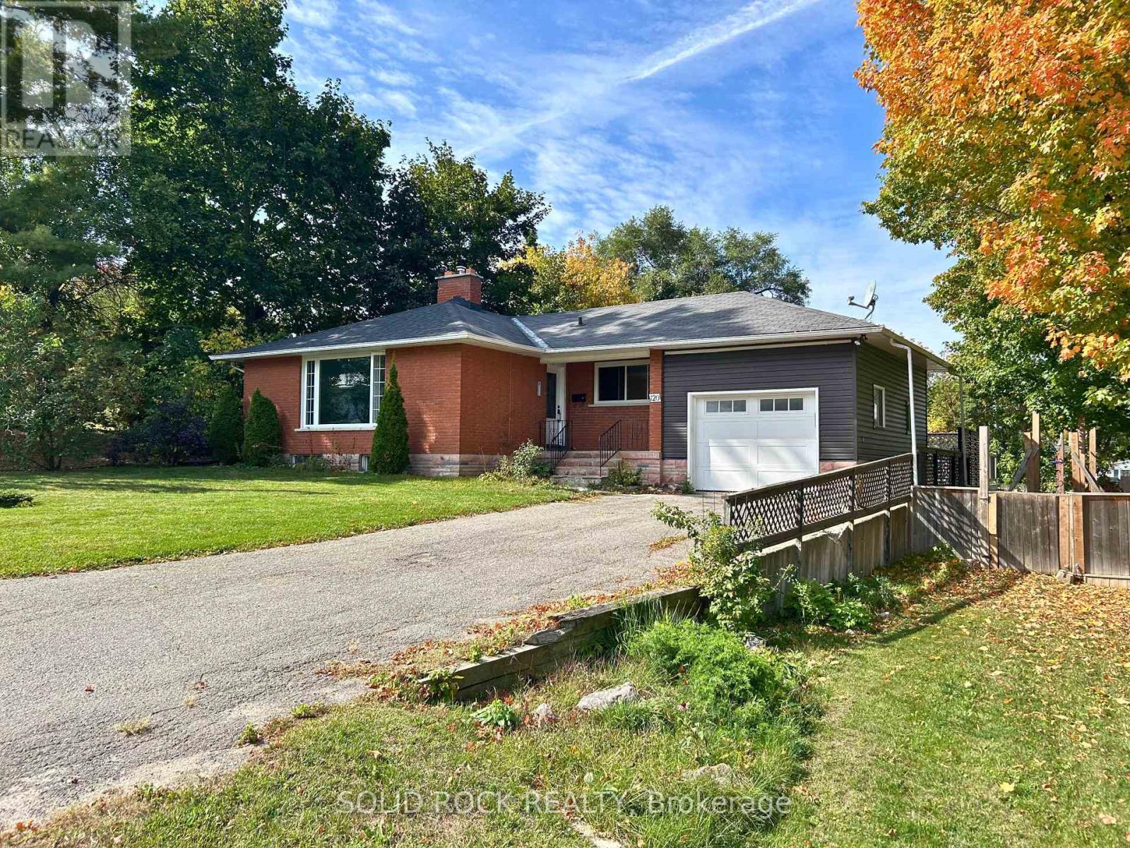 120 Ida St N, Arnprior, ON K7S 3J3