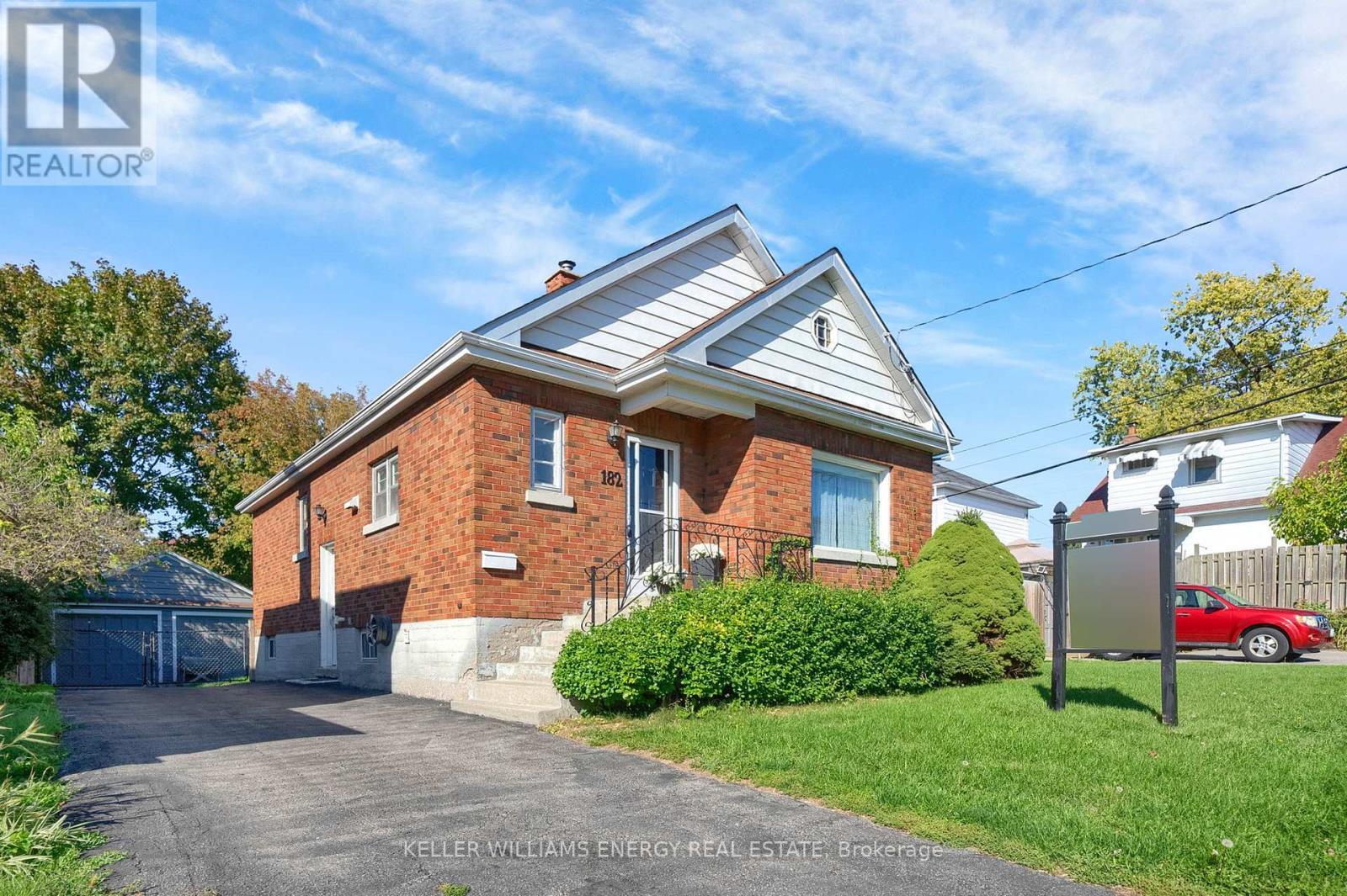 182 Stacey Ave, Oshawa, ON L1H 2J4