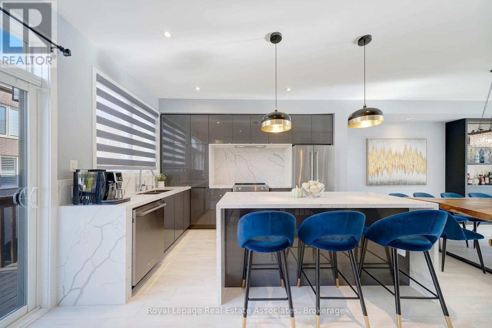 173 Sabina Dr, Oakville, ON L6H 0W3