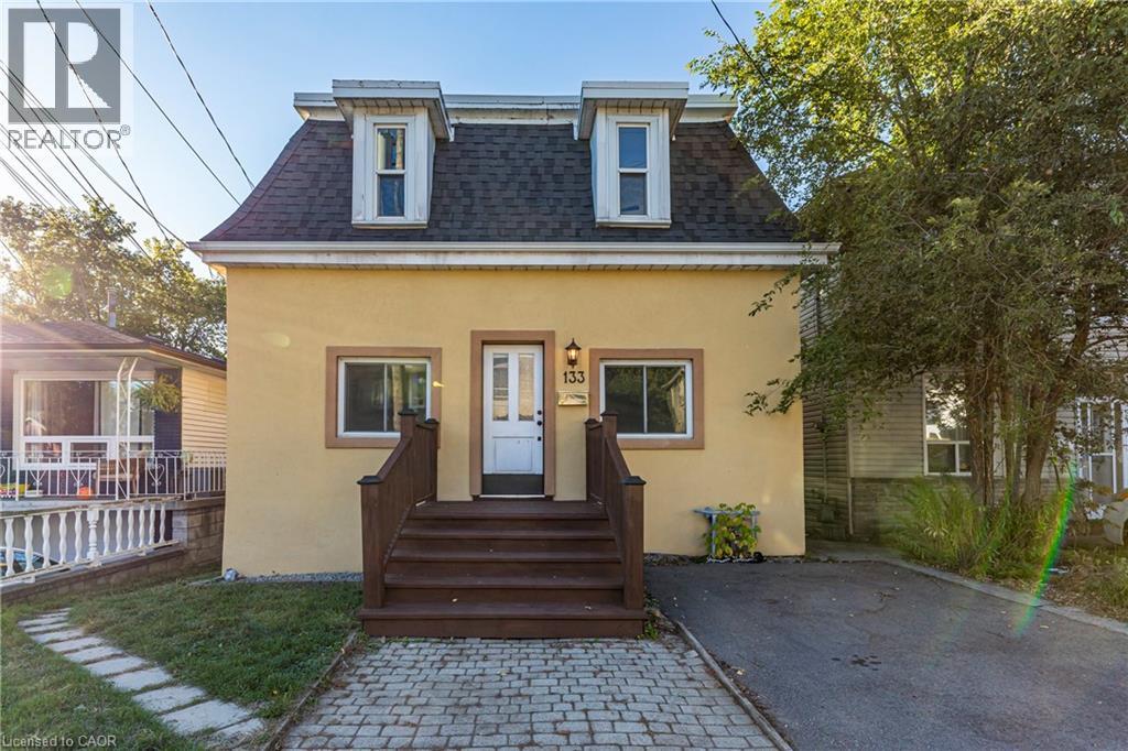 133 Breadalbane St, Hamilton, ON L8R 3G7