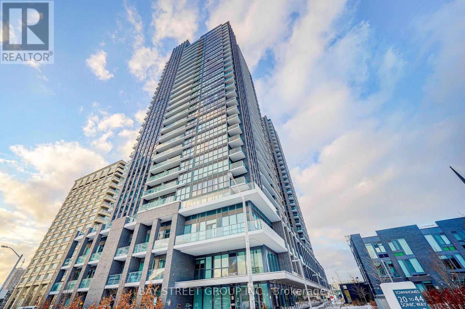 1211 2 Sonic Way, Toronto, ON M3C 0P2