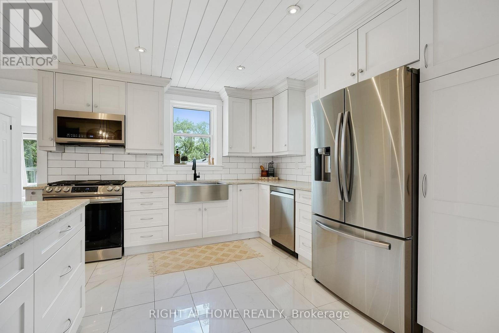 123 John St, Kawartha Lakes, ON K0M 2T0
