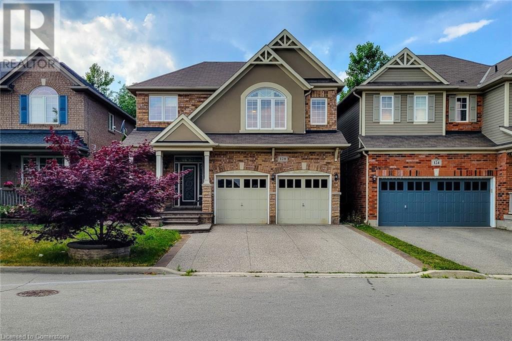 128 Montreal Cir, Hamilton, ON L8E 0C8
