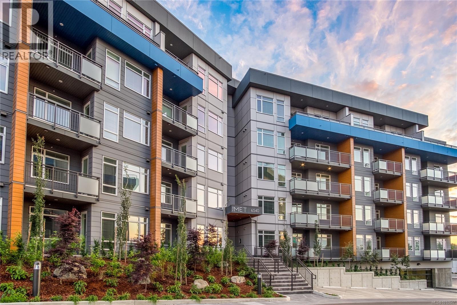 6540 Metral Dr Unit 501 Dr, Nanaimo, BC V9L 0L8