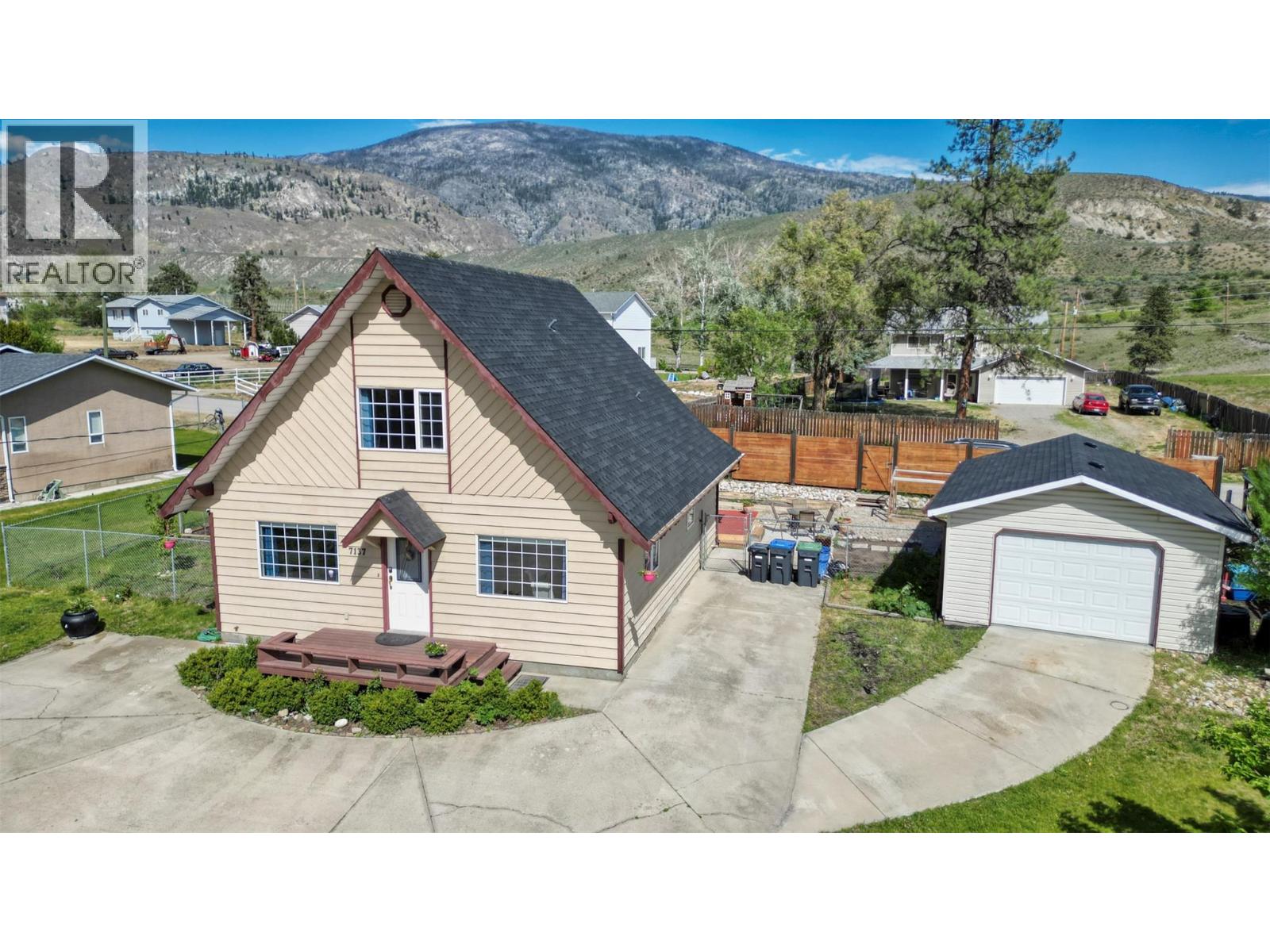 7137 Tucelnuit Dr, Oliver, BC V0H 1T2