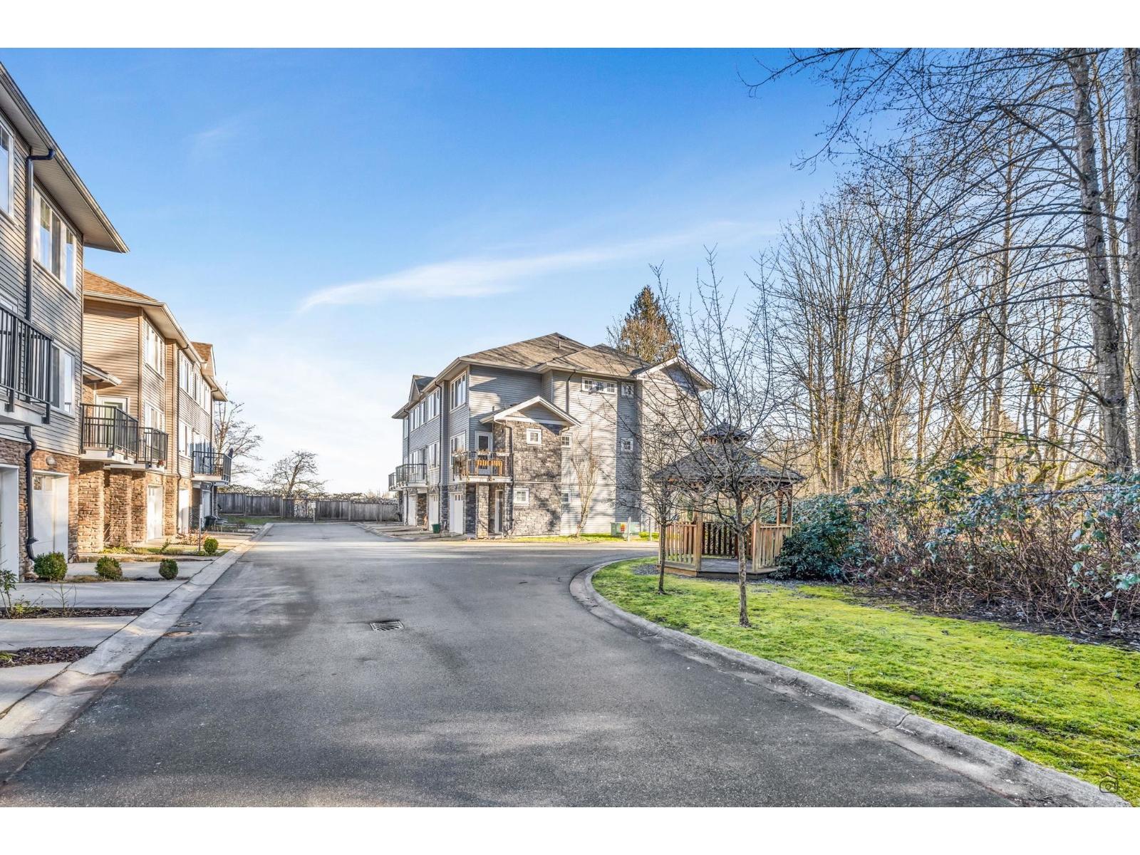 13864 Hyland Road Unit 41, Surrey, BC V3W 2C3