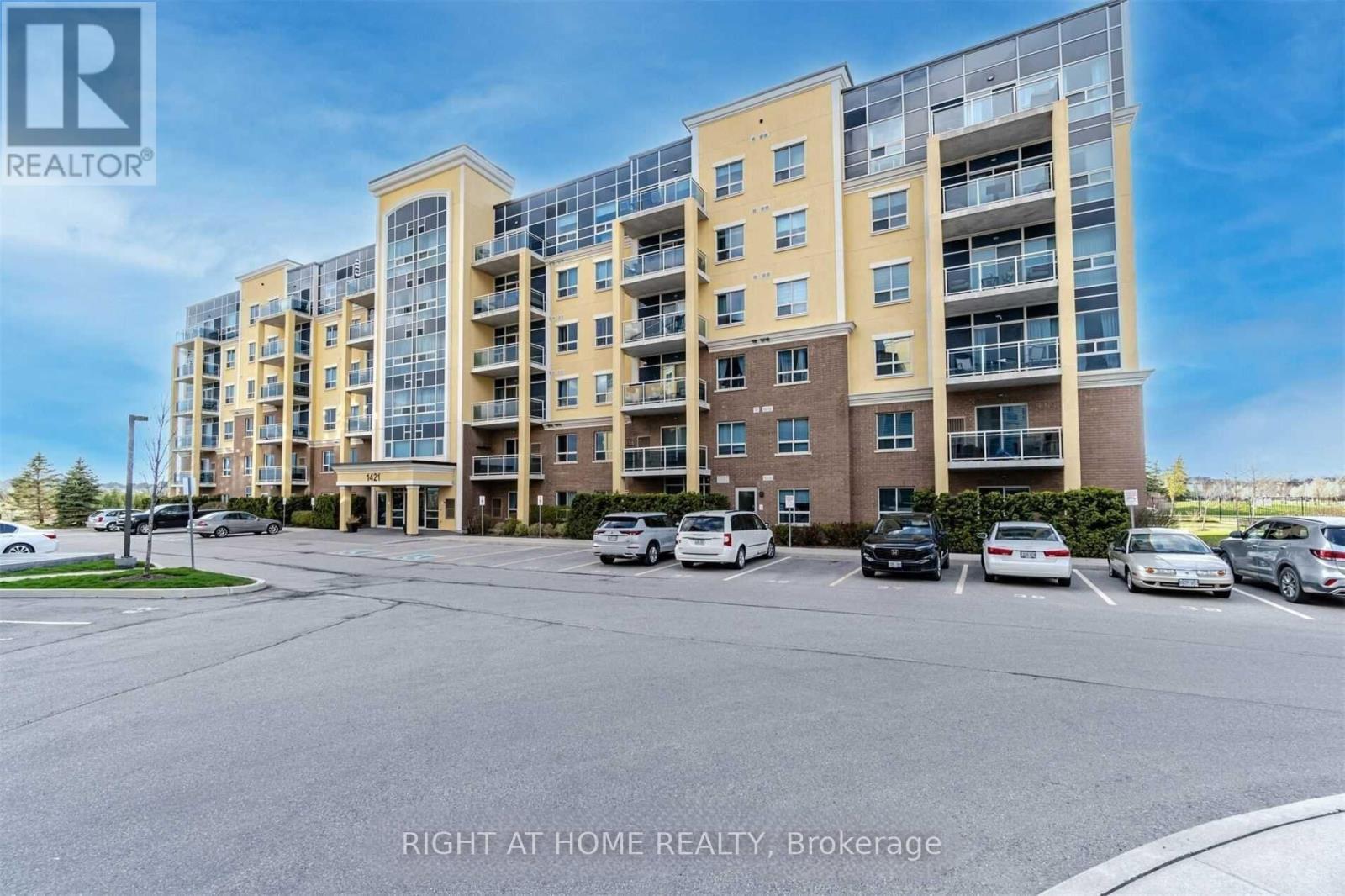 512 1421 Costigan Rd, Milton, ON L9T 2N4