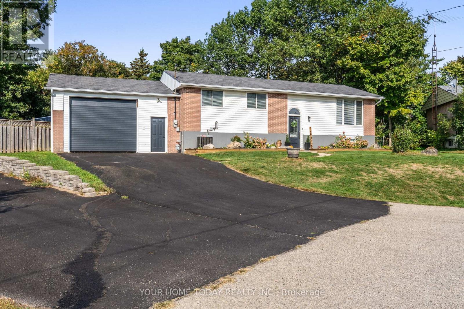 6 Ellen Cres, Erin, ON N0B 1Z0