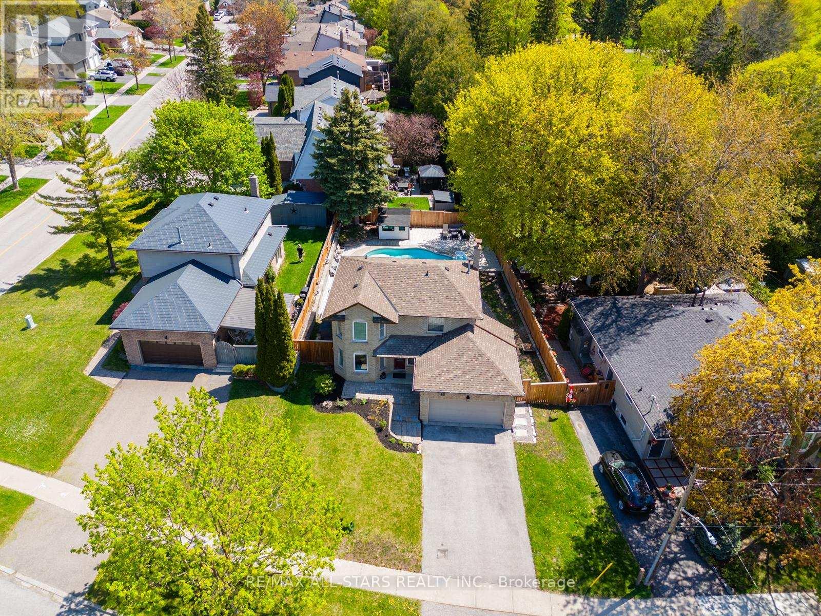 155 Willow Ln, Newmarket, ON L3Y 4J1