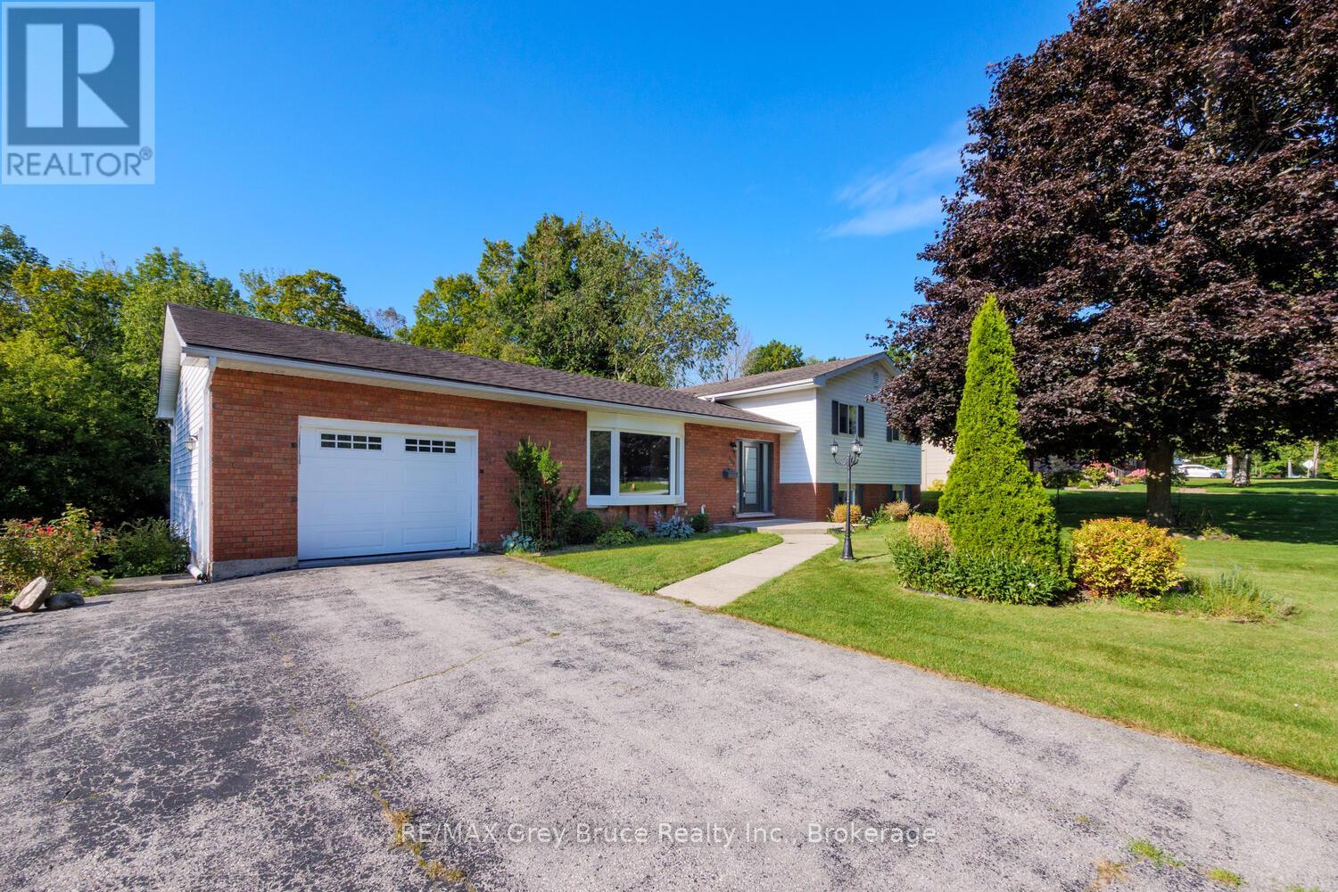 699 20th Street West, Owen Sound, ON N4K 4E1