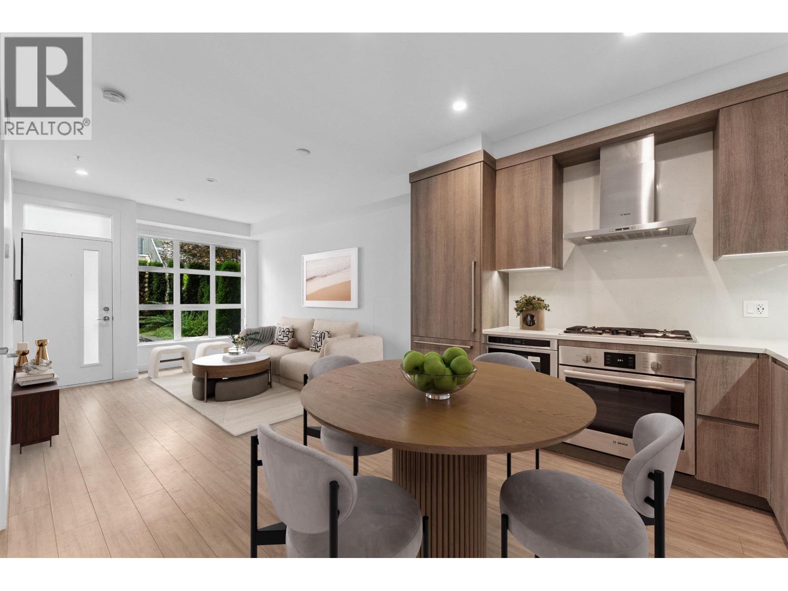 2060 Curling Road Unit 111, North Vancouver, BC V7P 1X4