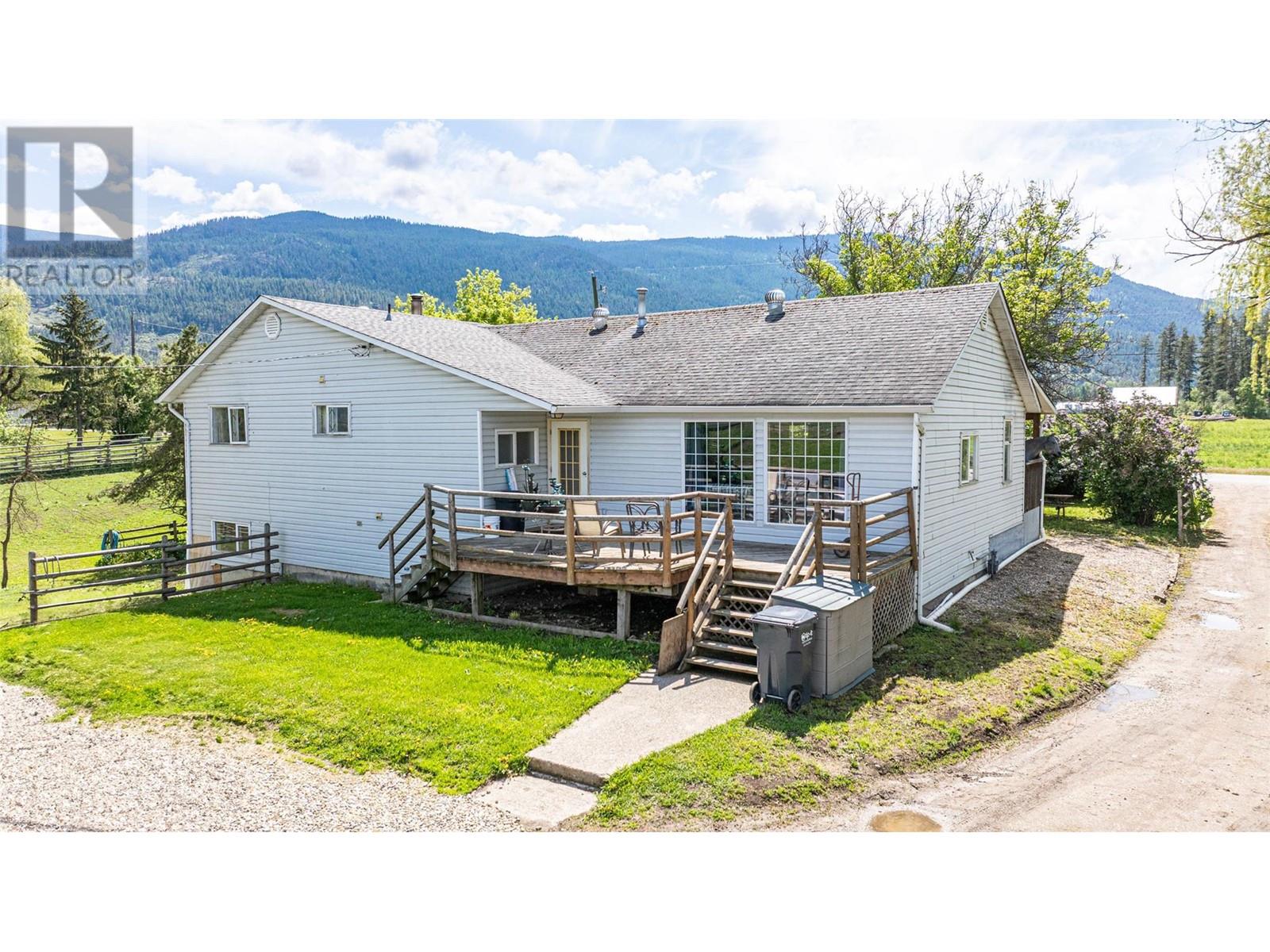 1956 Rosedale E Ave, Armstrong, BC V4Y 0P1
