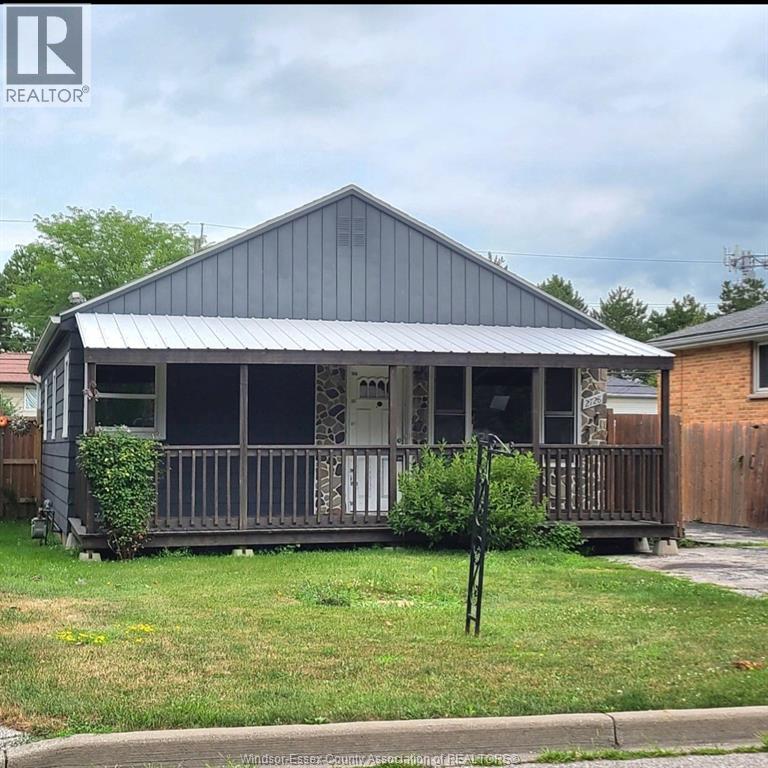 2728 Lloyd George Blvd, Windsor, ON N8T 2T7
