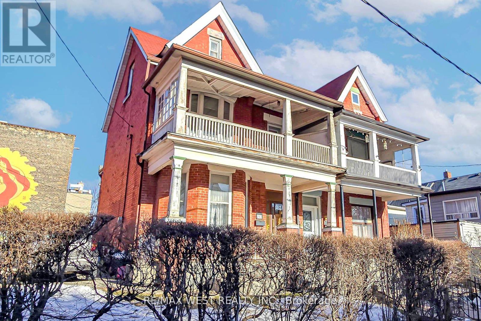 217 Gladstone Ave, Toronto, ON M6J 3L5