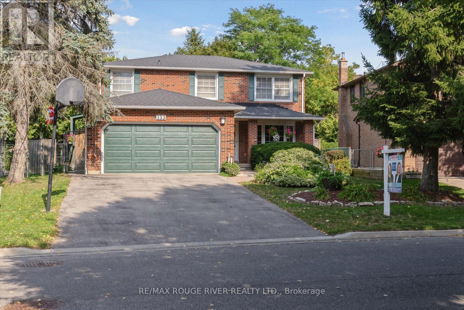 153 Walton Dr, Aurora, ON L4G 3R9