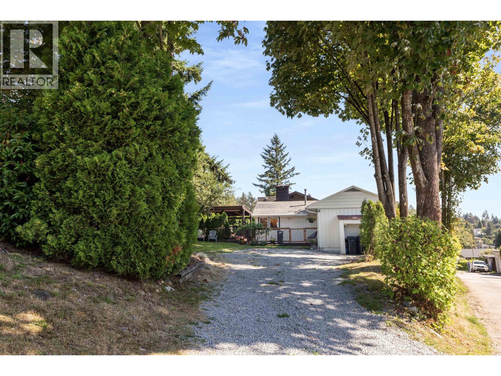 1706 Glendale Ave, Coquitlam, BC V3K 1X4