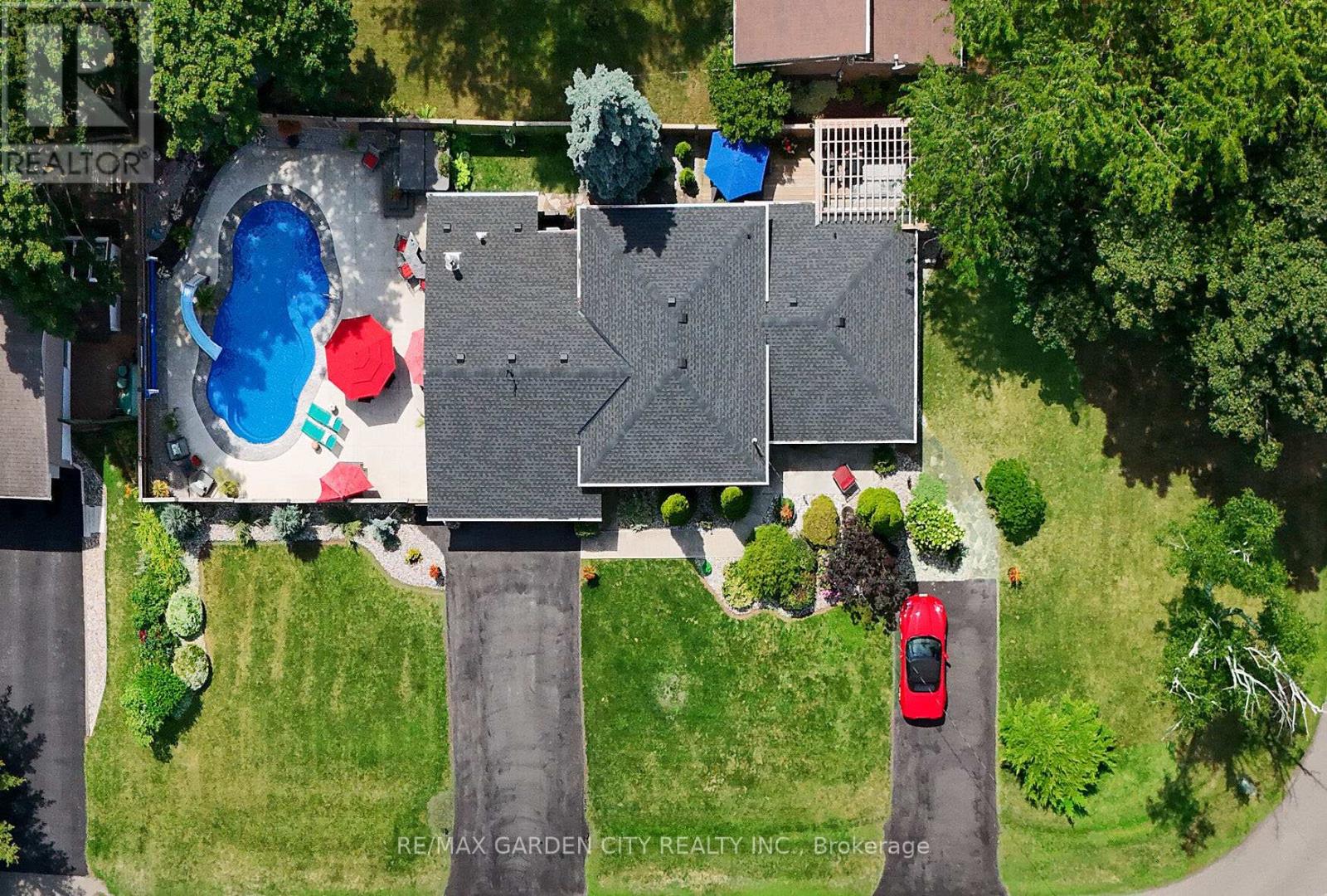 8 Bendamere Dr, Grimsby, ON L3M 2N3
