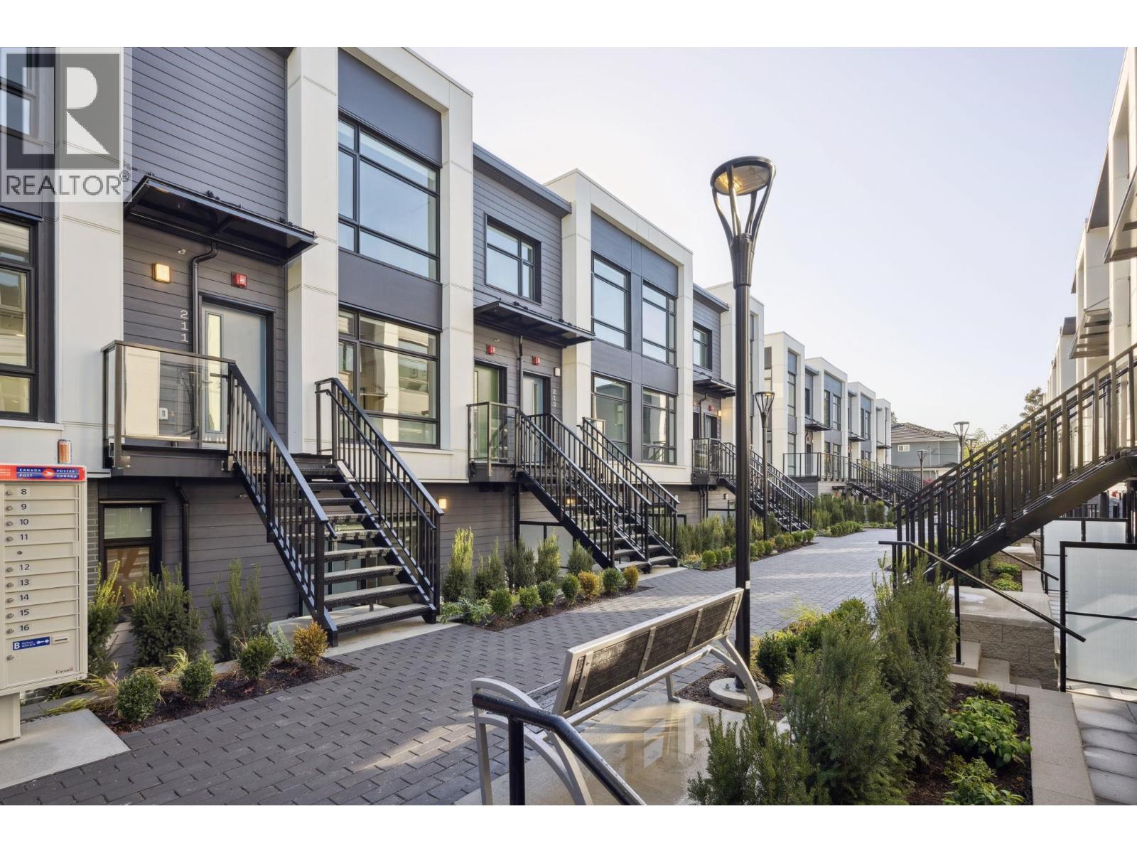 1008 W 47th Avenue Unit 213, Vancouver, BC V6M 0E3