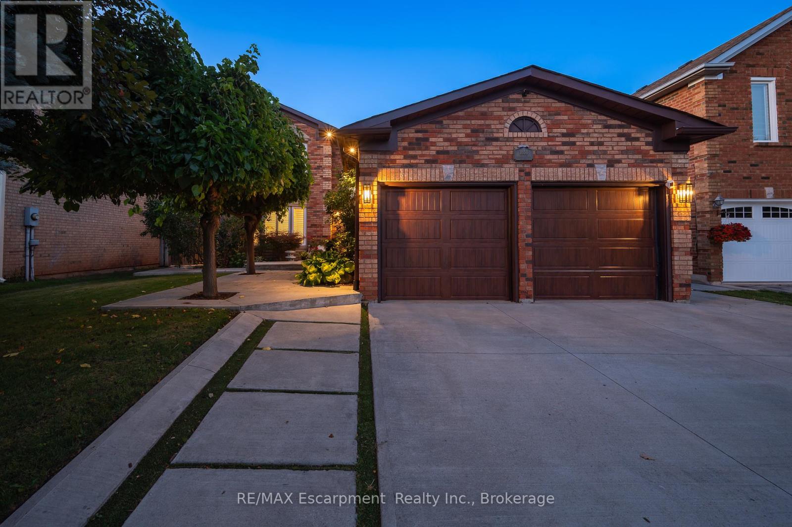 1658 Heritage Way, Oakville, ON L6M 2Z9