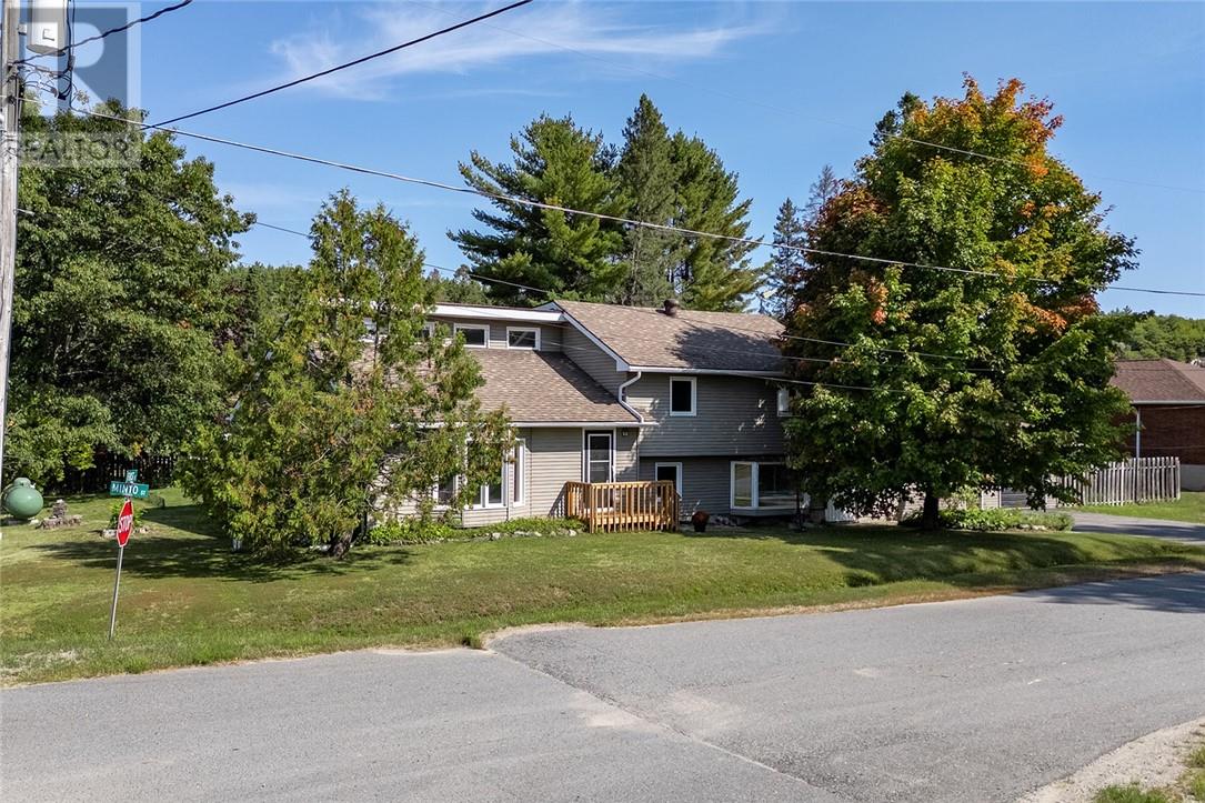 14 Minto St, Sables-Spanish Rivers, ON P0P 2G0