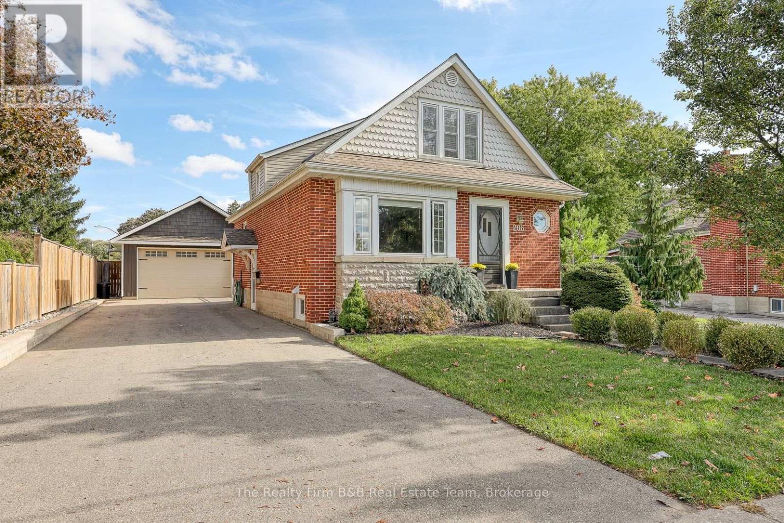 206 Sydenham St, Woodstock, ON N4S 7B9
