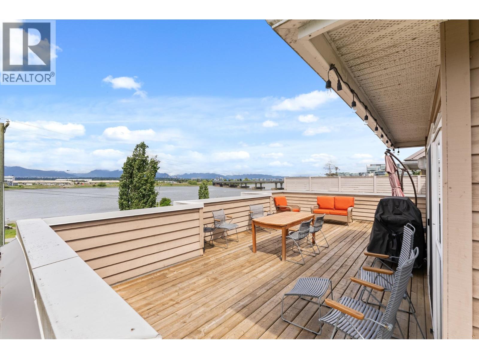 5880 Dover Crescent Unit 316, Richmond, BC V7C 5P5