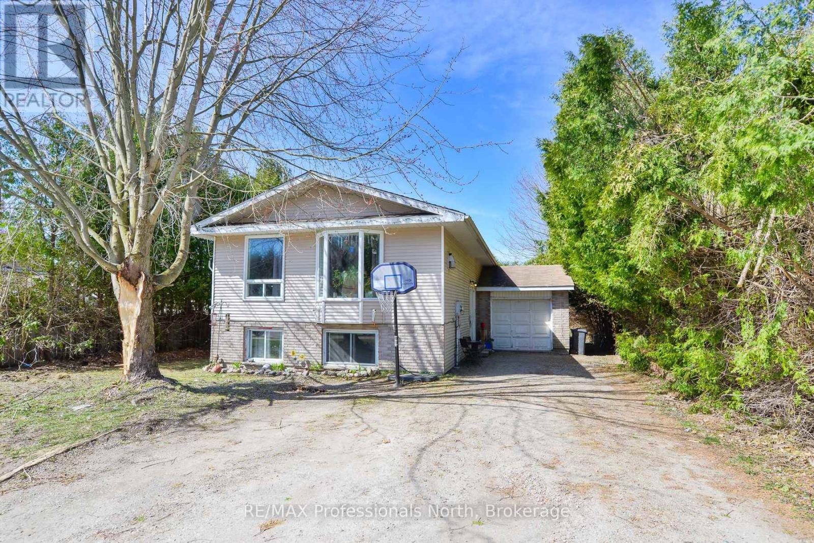 60 Tamarack Trl, Bracebridge, ON P1L 1Z2