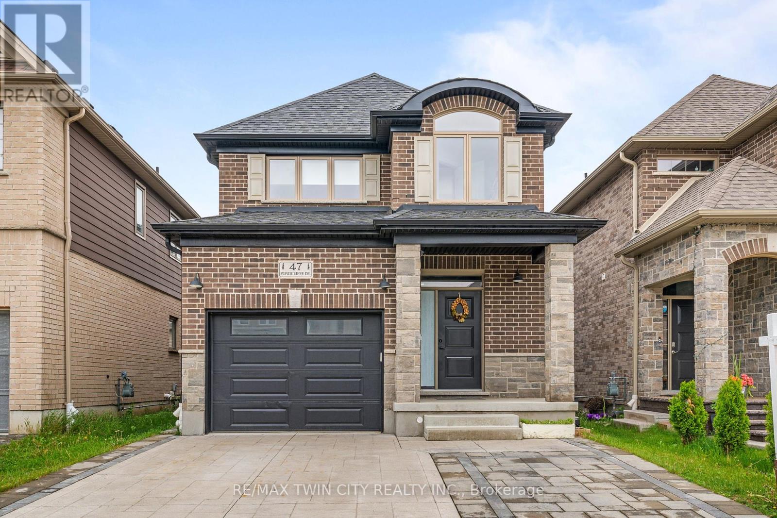 47 Pondcliffe Dr, Kitchener, ON N2R 0M3