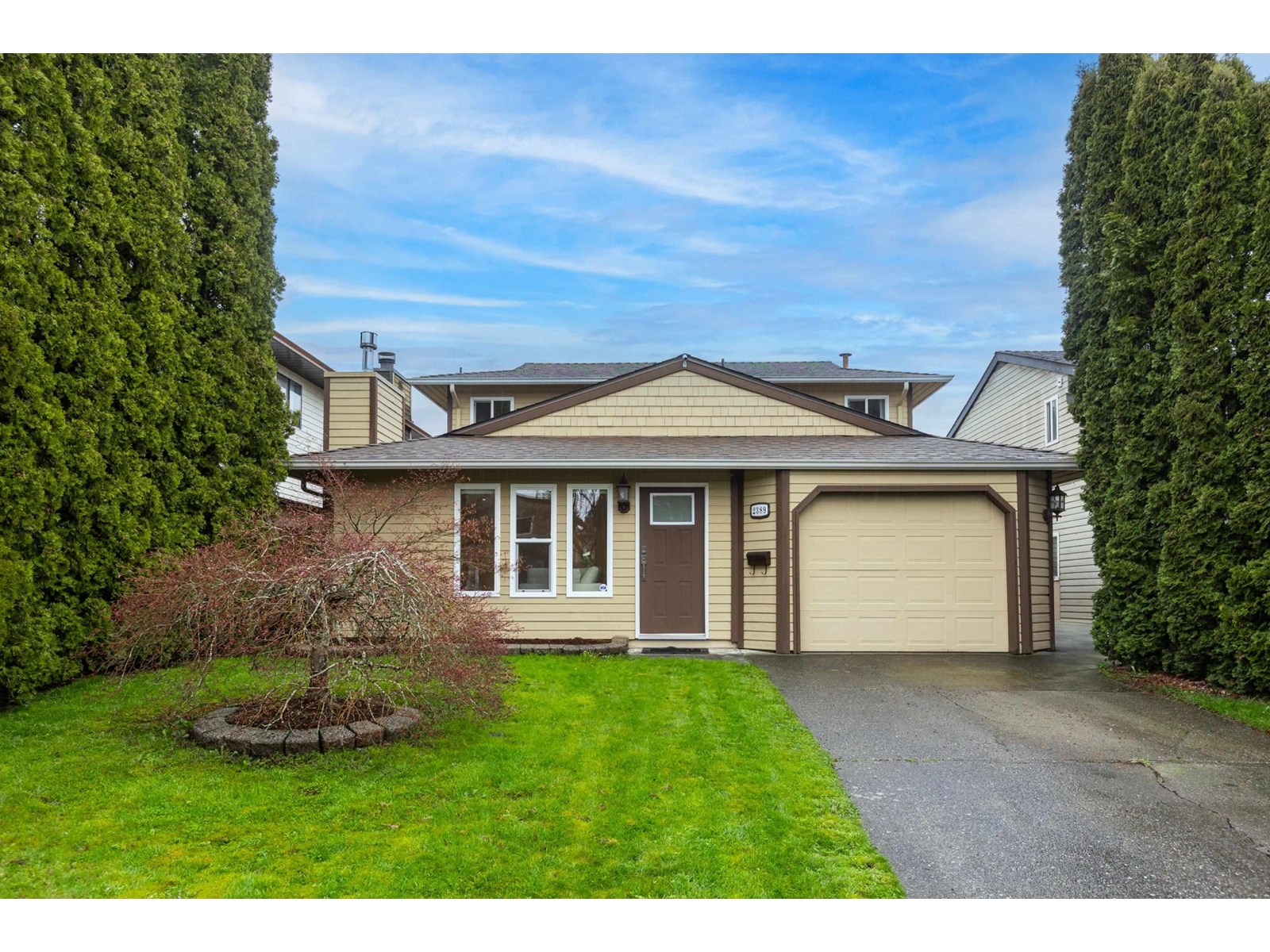 2389 Wakefield Dr, Langley, BC V2Y 1B3