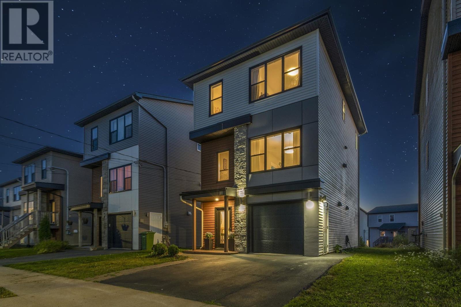 111 Mica Cres, Halifax, NS B3P 0C6