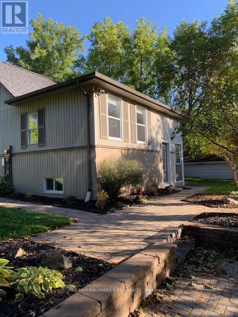 32 Grove St W 2 3 St, Barrie, ON L4N 1M7