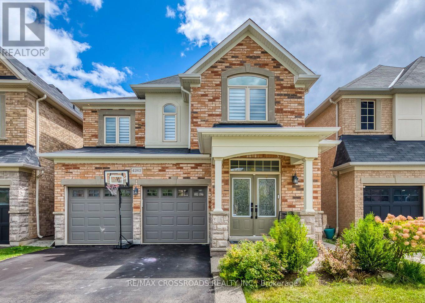 4262 Vivaldi Rd, Burlington, ON L7M 0N4