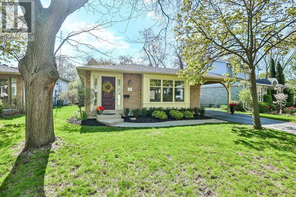 502 Bohemia Cres, Oakville, ON L6J 2K8