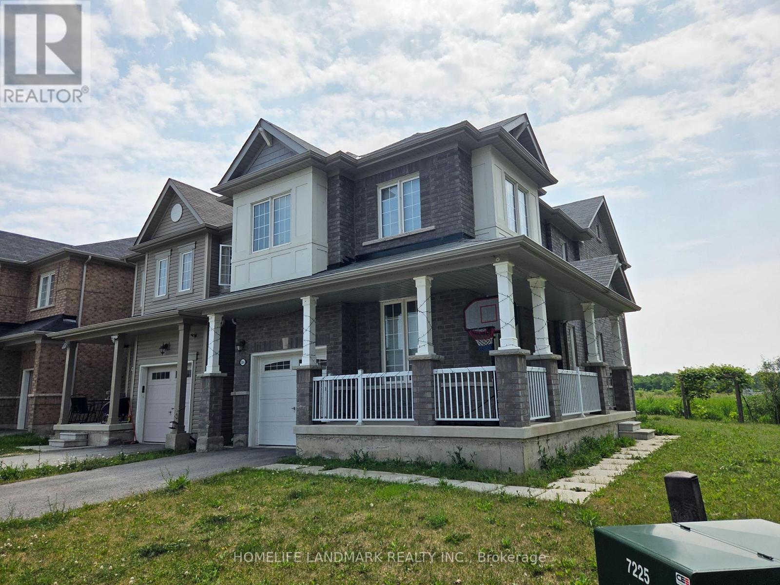 8834 Sourgum Ave, Niagara Falls, ON L2H 3S3