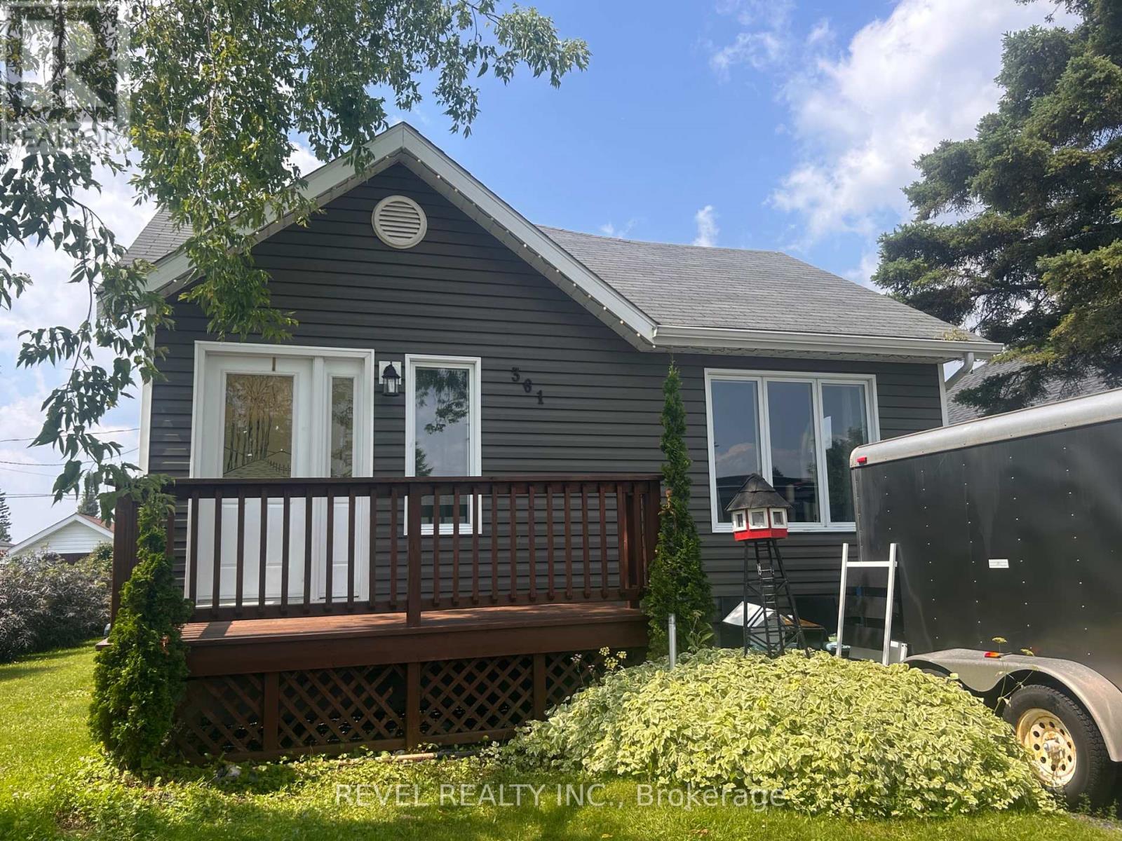 361 Eleventh Ave, Cochrane, ON P0L 1C0