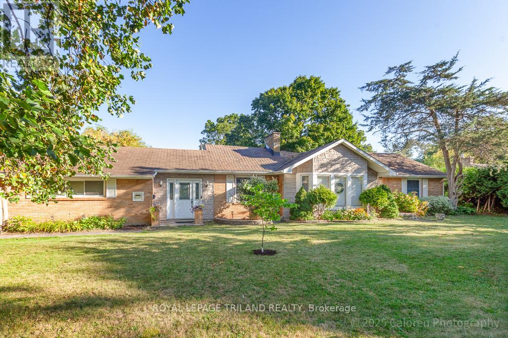 749 Commissioners Rd W, London, ON N6K 4T3