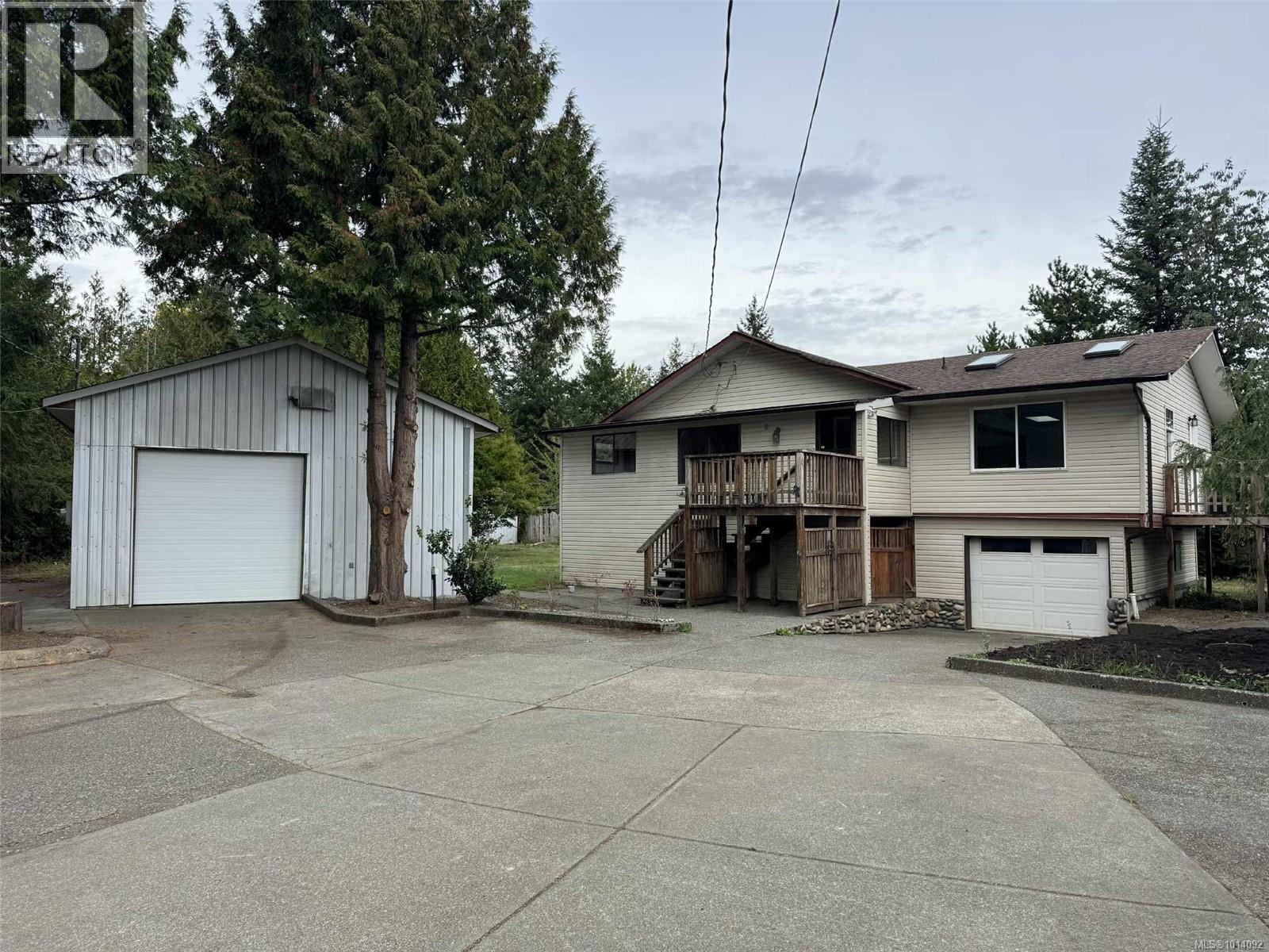 5303 Island Hwy S, Courtenay, BC V0R 3B0