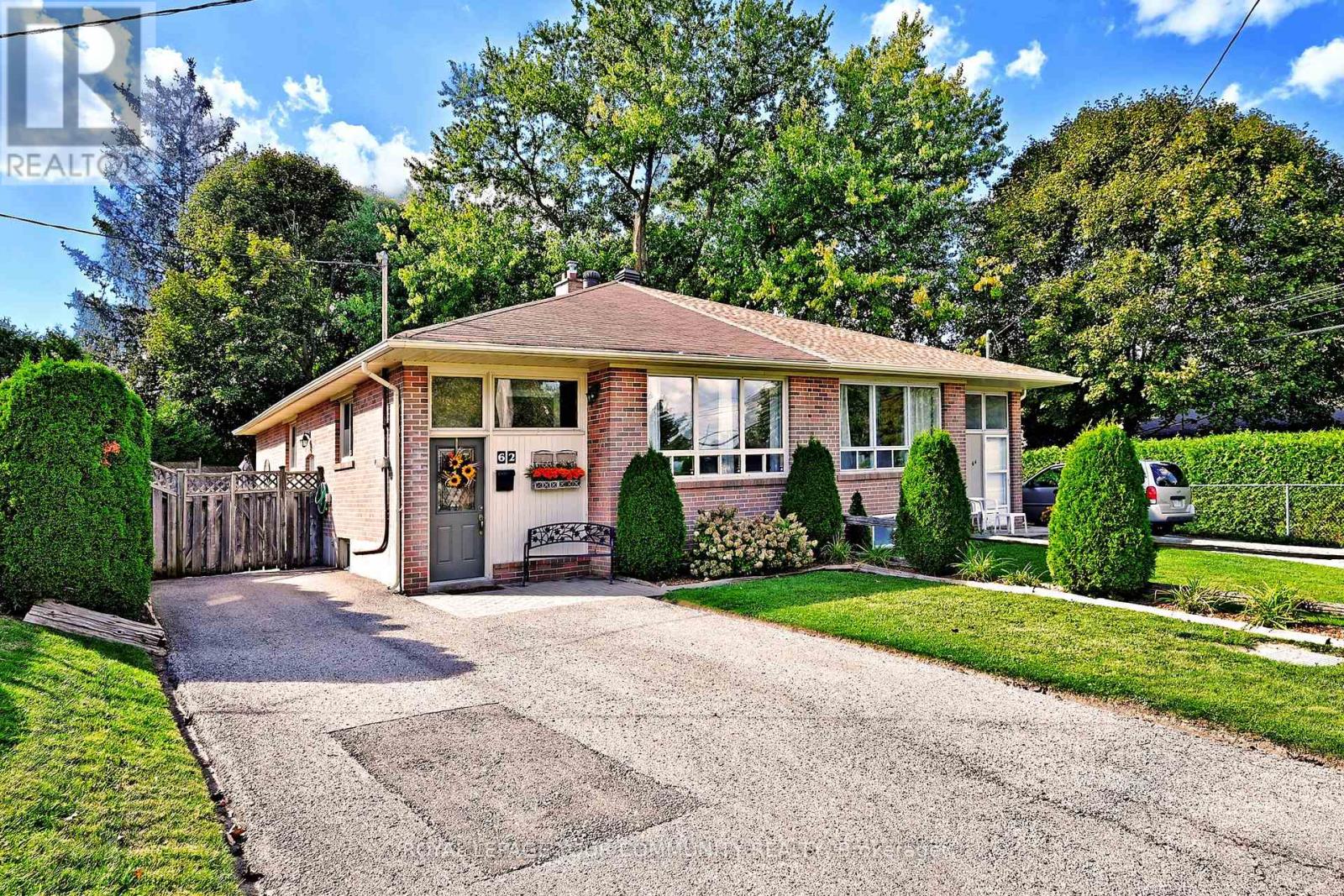 62 Haida Dr, Aurora, ON L4G 3C8