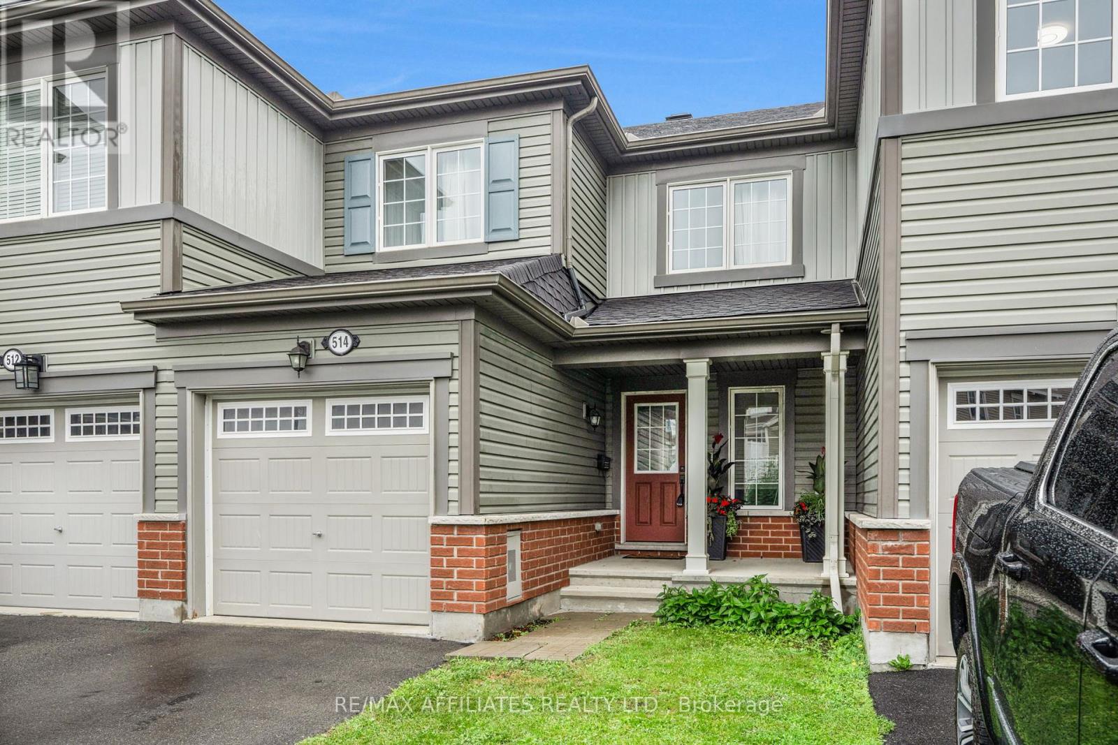 514 Broadleaf St, Ottawa, ON K4A 1A4