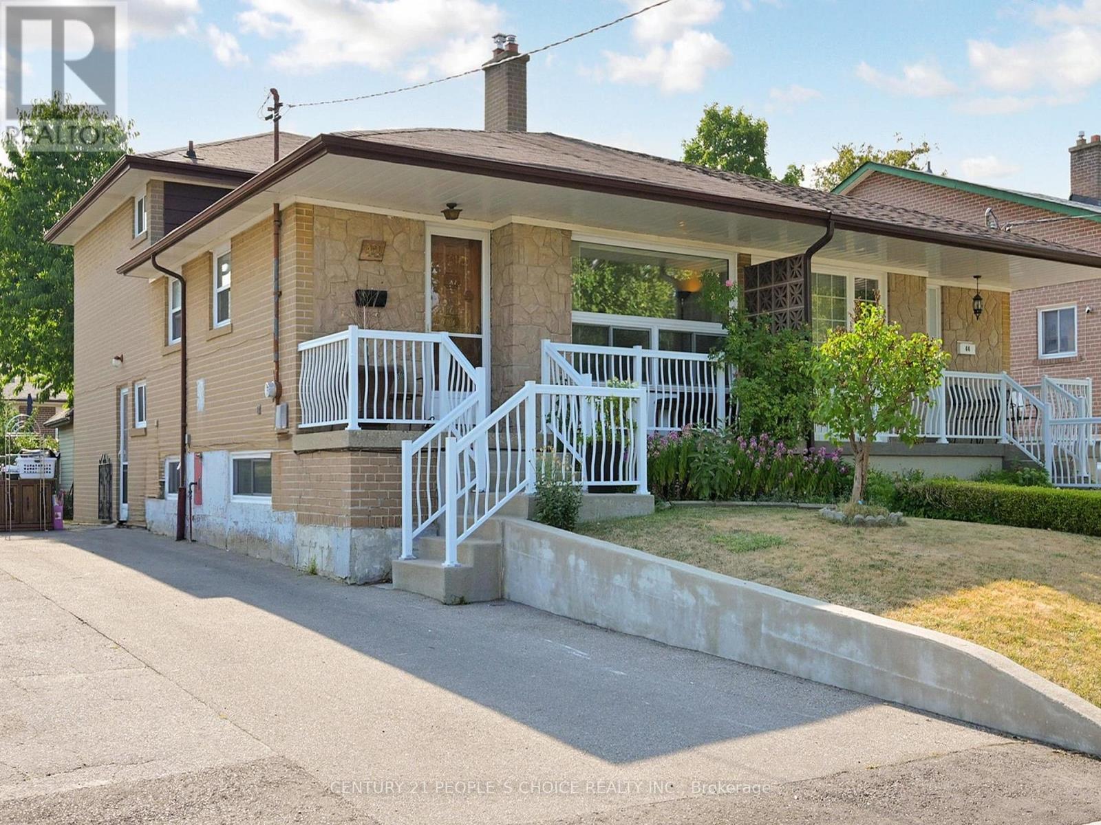 42 Clayhall Cres, Toronto, ON M3J 1W6